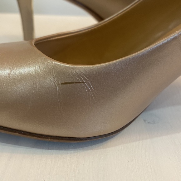Naturalizer Leather Metallic Gold Pointed Heels - Picture 4 of 13